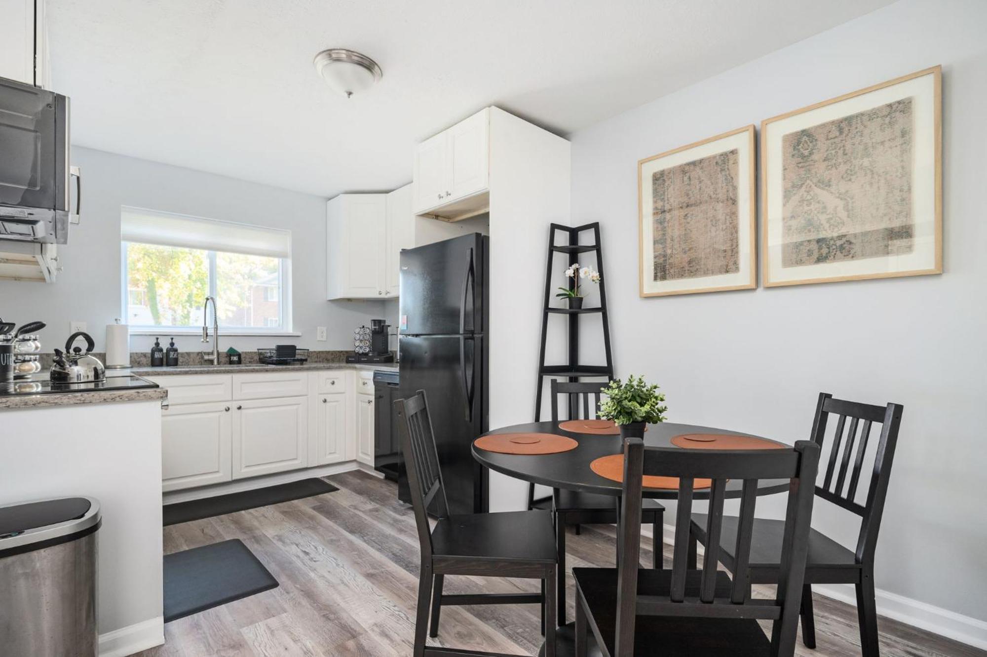 Quiet & Quaint Apartment, 5 Mins To Airport And 15 Mins To Downtown Atlanta Exterior foto